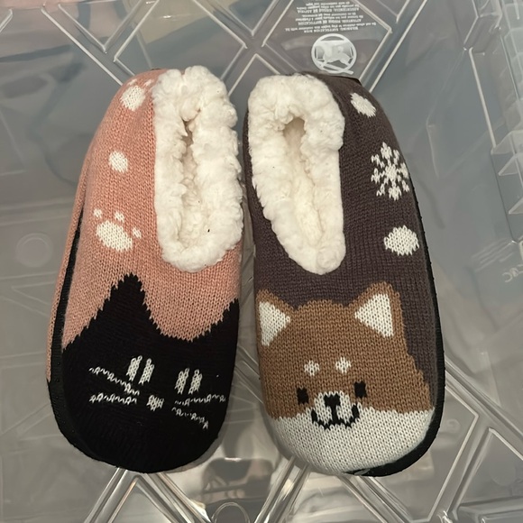 Bundle Slipper Socks - Picture 1 of 7